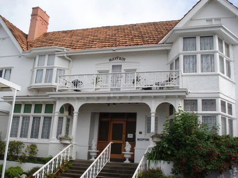 Motel Mayfair On Cavell - eAccommodation 0