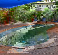 Coconut Grove Holiday Apartments - eAccommodation