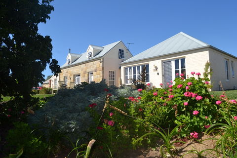 Mulberry Cottage B&B - eAccommodation 2