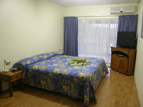 Ambience Holiday Apartments - eAccommodation 5