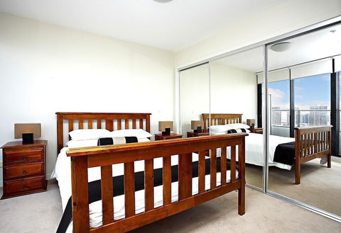 Astra Apartments - Docklands - eAccommodation 2