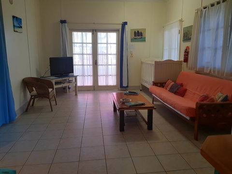 Arcadia Beach Guest House - eAccommodation 6