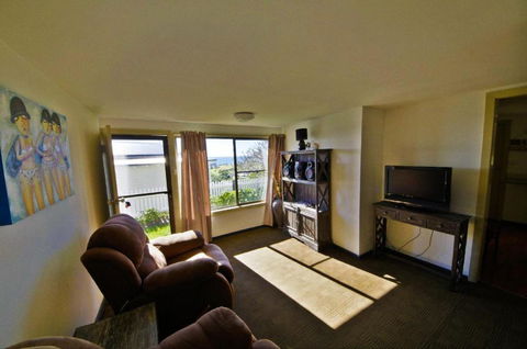 AAA Views 2 View Street - eAccommodation 2