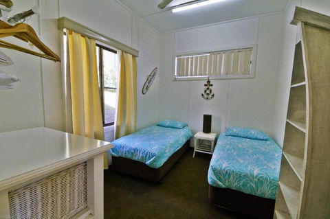 AAA Views 2 View Street - eAccommodation 7