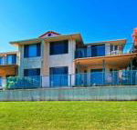 Dolphins 2 7 Commodore Crescent - eAccommodation