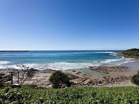 Avalon 2 Uninterrupted Views Almost On The Beach! - eAccommodation 2