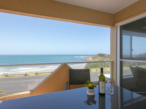 Avalon 2 Uninterrupted Views Almost On The Beach! - eAccommodation 3
