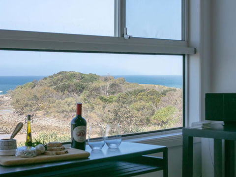 Avalon 3 Views To Die For Across The Road From Convent Beach - eAccommodation 1