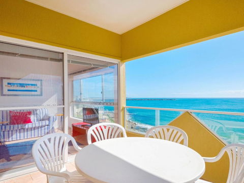 Avalon 4 Right Across The Road From Convent Beach Uninterrupted Views - eAccommodation 4