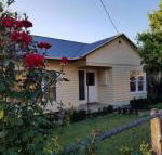 Cottage on Main - eAccommodation