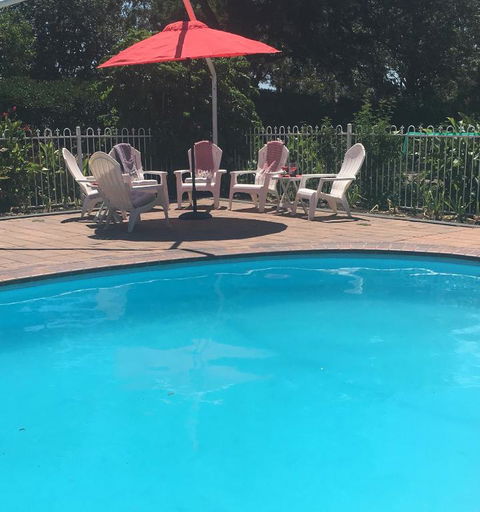 Russley Rural Retreat - eAccommodation 6