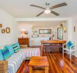 Pacifica 2 Opposite the beach at Brooms Head - eAccommodation