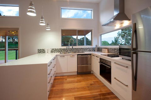 Alyonah Daylesford - eAccommodation 4