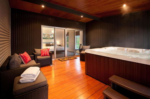 Alyonah Daylesford - eAccommodation 7