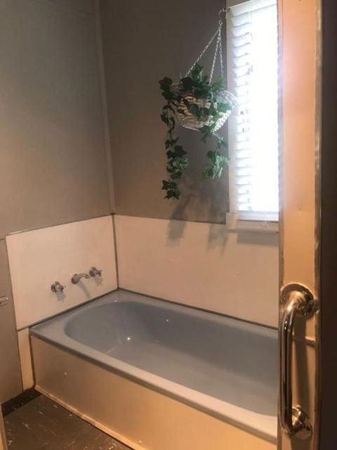 Cosy Country Cottage With AirCon - eAccommodation 1