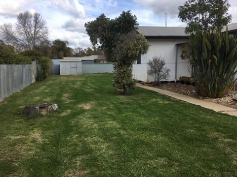 Cosy Country Cottage With AirCon - eAccommodation 6