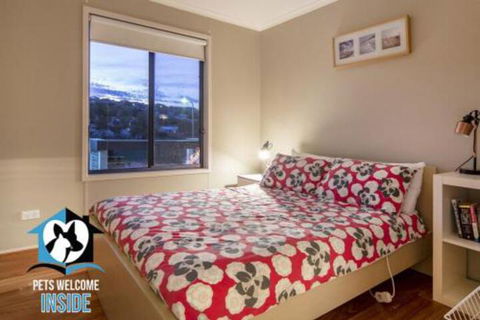 Almost New + Sea & Lake Views - eAccommodation 4