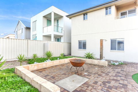 Avaya Sellicks Beachfront Getaway WiFi - eAccommodation 6