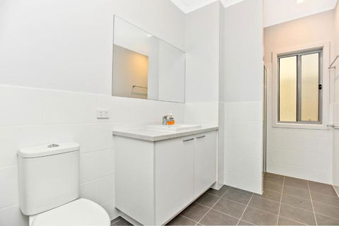 Avaya Sellicks Beachfront Getaway WiFi - eAccommodation 4