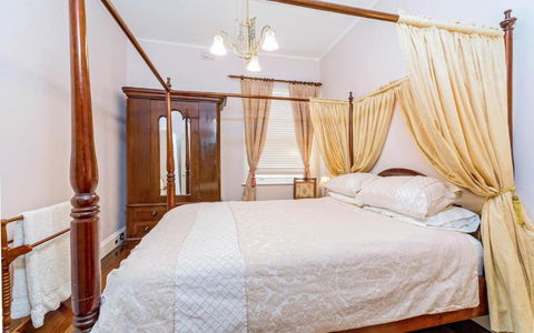 Azile 1875 Heritage Victorian Duplex - eAccommodation 3