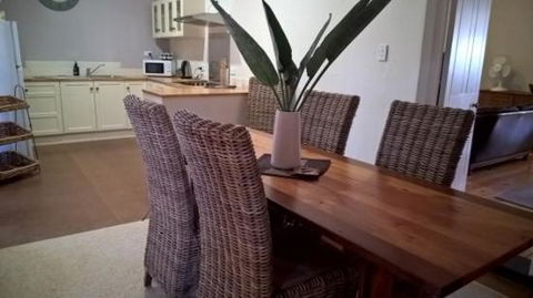 Book Keepers Cottage - eAccommodation 6