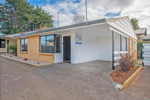 Elkie Villa 2 Bedroom Unit Burnie - eAccommodation 0
