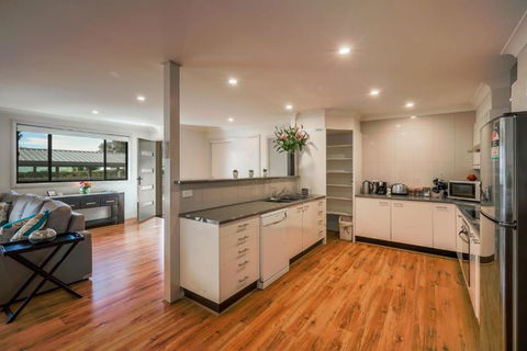 Apartments On Allingham - eAccommodation 3