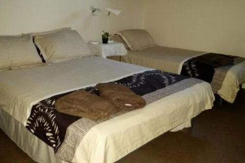 Lawson Retreat - eAccommodation 5