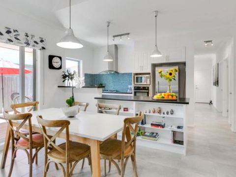 Venice On The Beach - eAccommodation 4