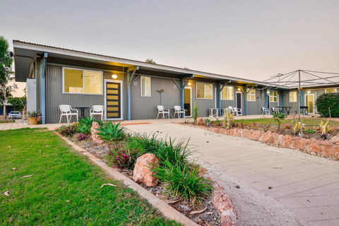 Getaway Villas Unit 38 12 1 Bedroom Self Contained Accommodation - eAccommodation 6