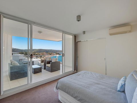 Penthouse 707 4 Bedroom Oceanview Penthouse - eAccommodation 3