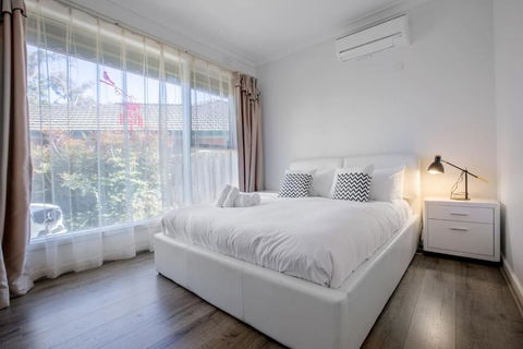 Alice Wonderland In 4 Beds House - eAccommodation 5