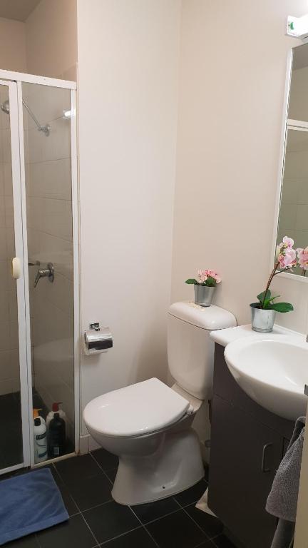 2 Bedrooms CBD FREE Tram Apartment (Melb Central China Town Queen Victoria Market Melbourne University RMIT Etc) - eAccommodation 6