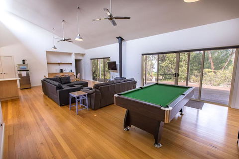 Acacia Lakehouse The Lake At Your Doorstep - eAccommodation 6