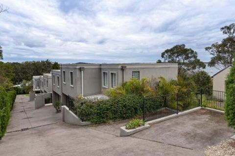 Aislinn 3 / 273 Corrie Parade Air Con Water Views BBQ - eAccommodation 3