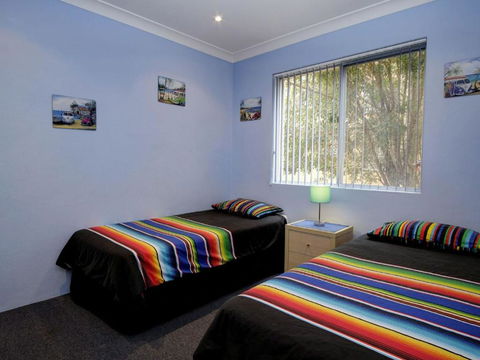 Anchorage 7 Beautifully Renovated Close To Rockpool - eAccommodation 5