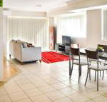 Beachside 4 with Airconditioning  Spa Bath - eAccommodation