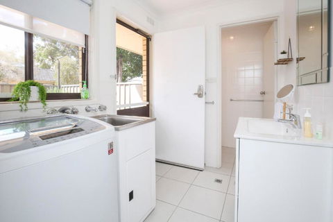 Allure Apartments Central - eAccommodation 6