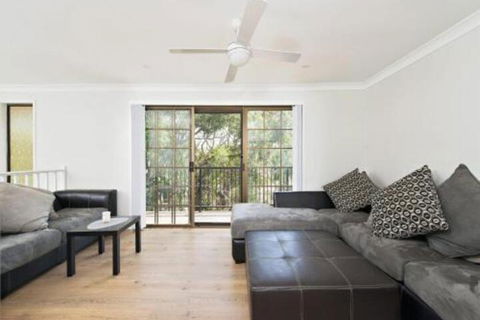 Amaroo Retreat At Fingal Bay - eAccommodation 5