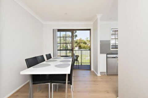 Amaroo Retreat At Fingal Bay - eAccommodation 7