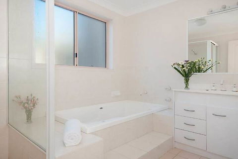 Pacific Rose Winter Holiday Special - eAccommodation 4