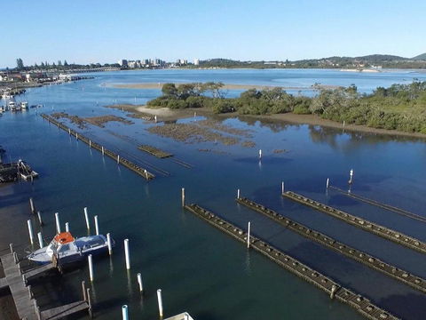 Fairholme 8 Perfect Lakefront Position - eAccommodation 4