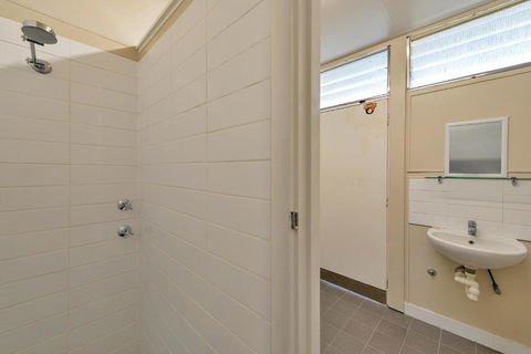 Getaway Villas Unit 38 9 1 Bedroom Separate Private Bathroom - eAccommodation 6