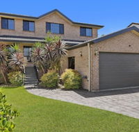North Entrance Beach House - eAccommodation
