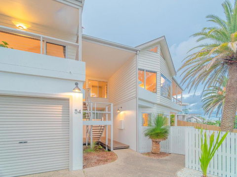 EAST COAST ESCAPES Lighthouse Studio - eAccommodation 4