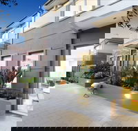 Kew Luxurious Townhouse - eAccommodation