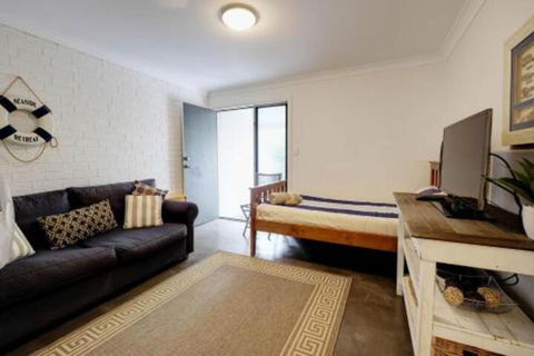 AtTHE COVE - eAccommodation 7