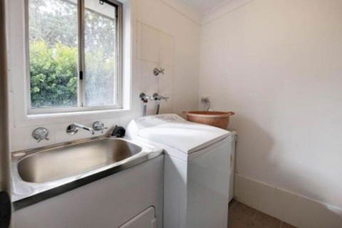 AtTHE COVE - eAccommodation 6
