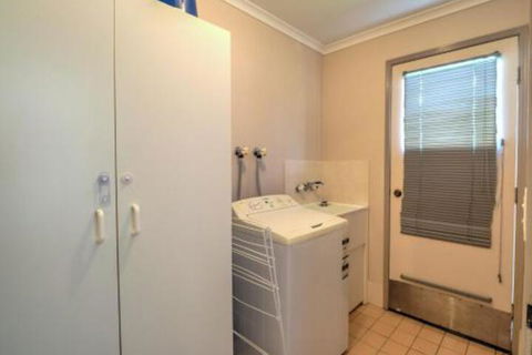 Affordable Holiday Home - eAccommodation 3