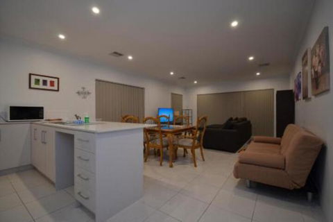 Park View Modern House - eAccommodation 4